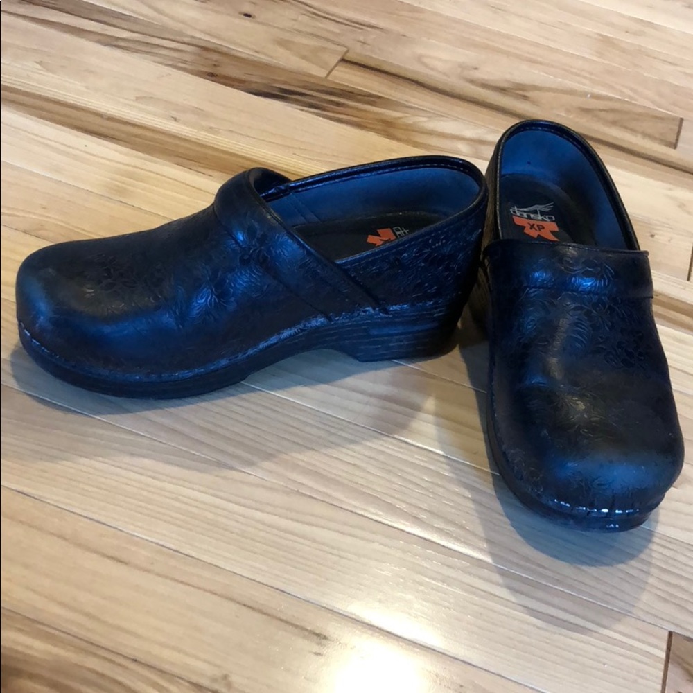 Dansko shoes size 36